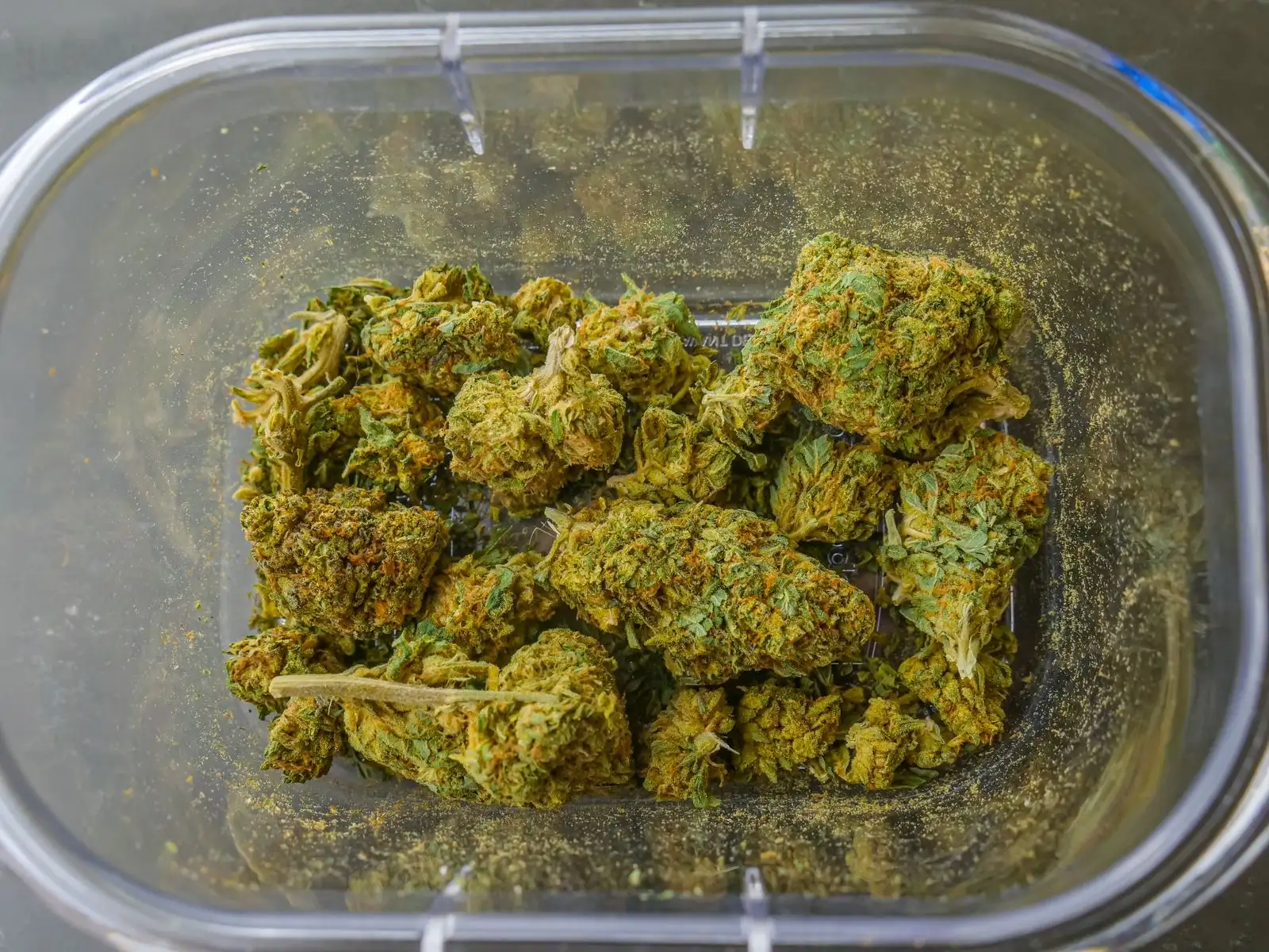 Passer du THC au CBD : sevrage, test salivaire et loi