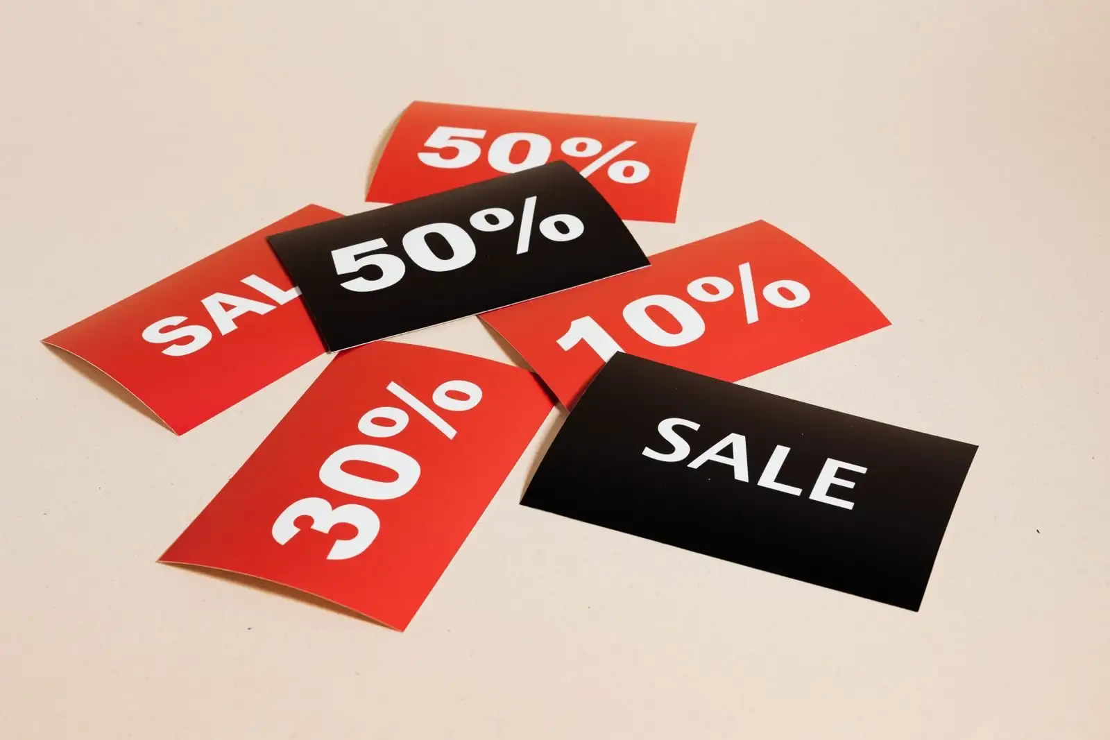 Prix barré CBD : la règle des 30 jours, Black Friday compris