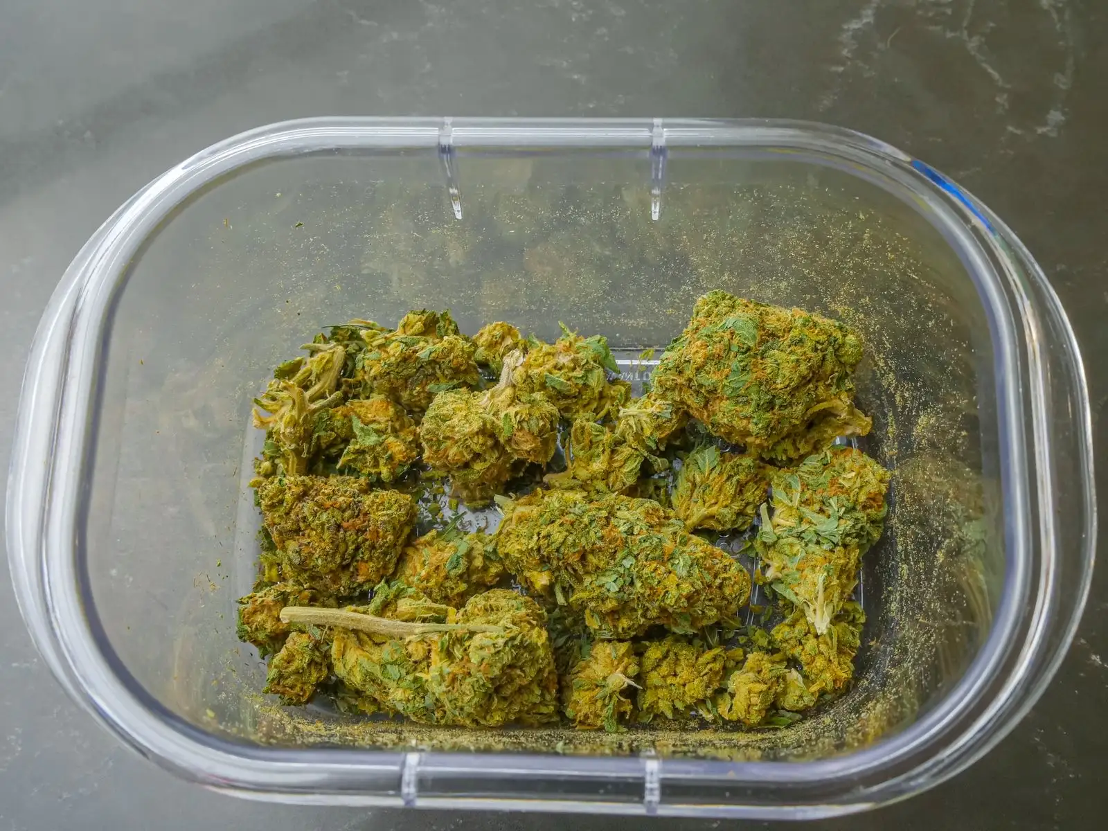 Meilleur CBD à fumer 2026 : 6 contrôles pour choisir une fleur ou un hash