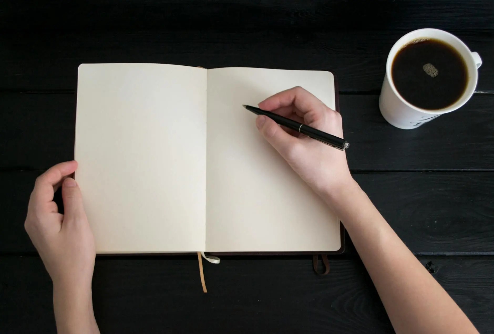 Le journal de 5 minutes : une routine bien-être simple