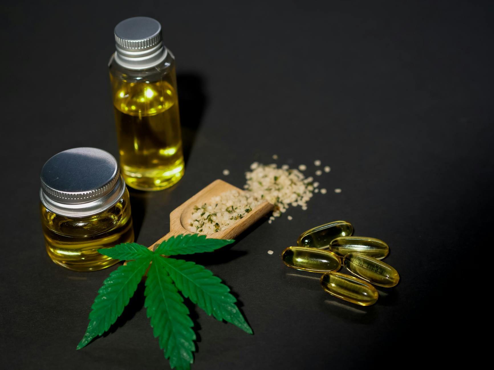 Pollen et résine de CBD pressés, texture granuleuse issue du tamisage du chanvre